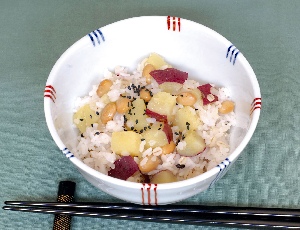 サツマイモと雑穀ご飯