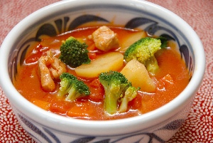 鶏肉と野菜のトマトスープ